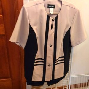 Kari's Place Vintage Women's Black and Tan Two Piece Set